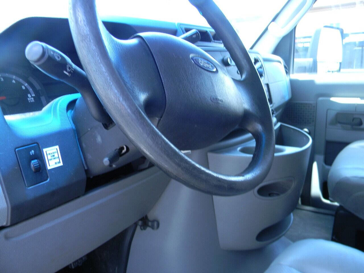 Used 2017 Ford E-350 and Econoline 350 Super Duty RWD image 12