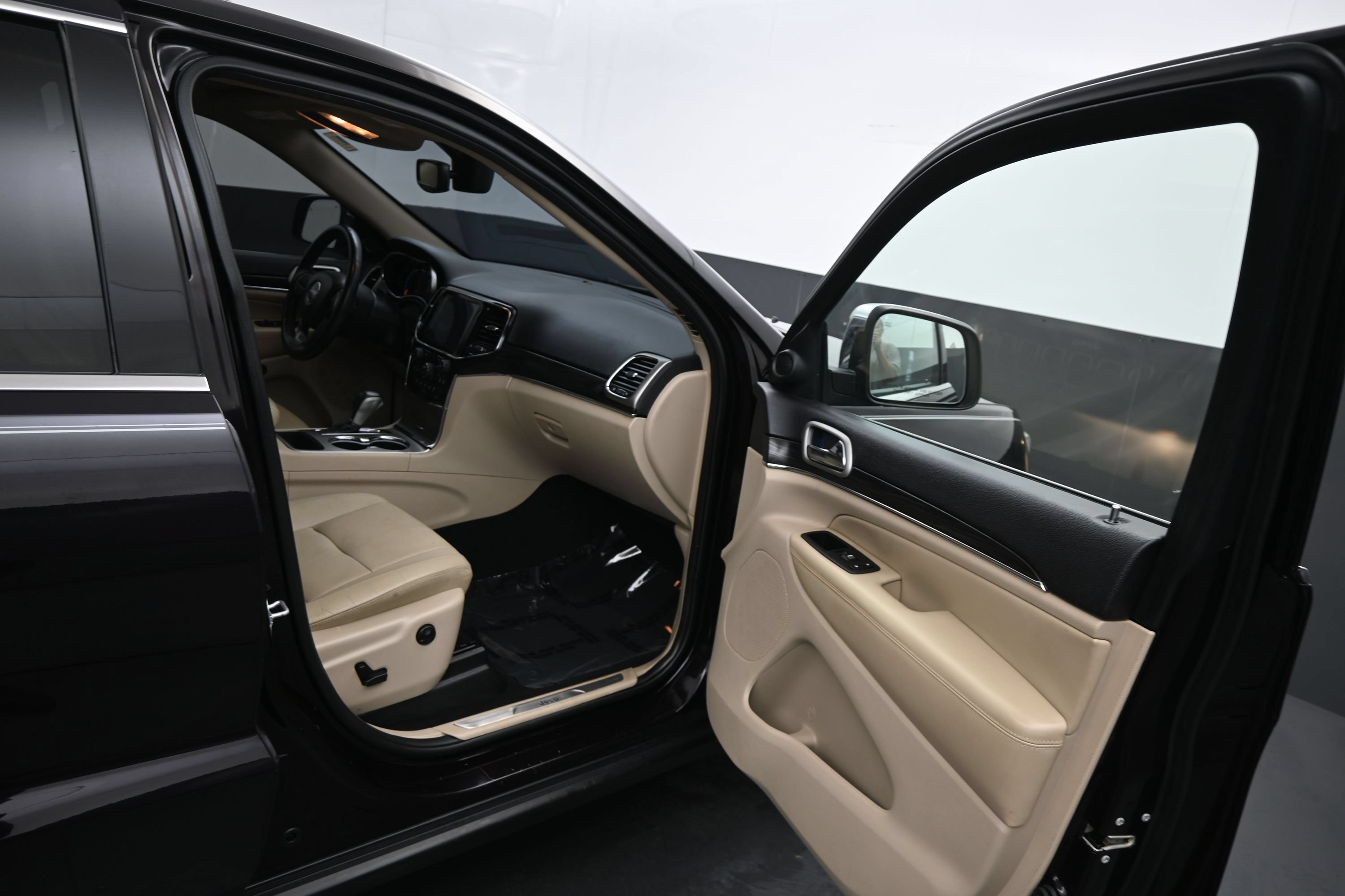 Used 2019 Jeep Grand Cherokee Limited RWD image 11