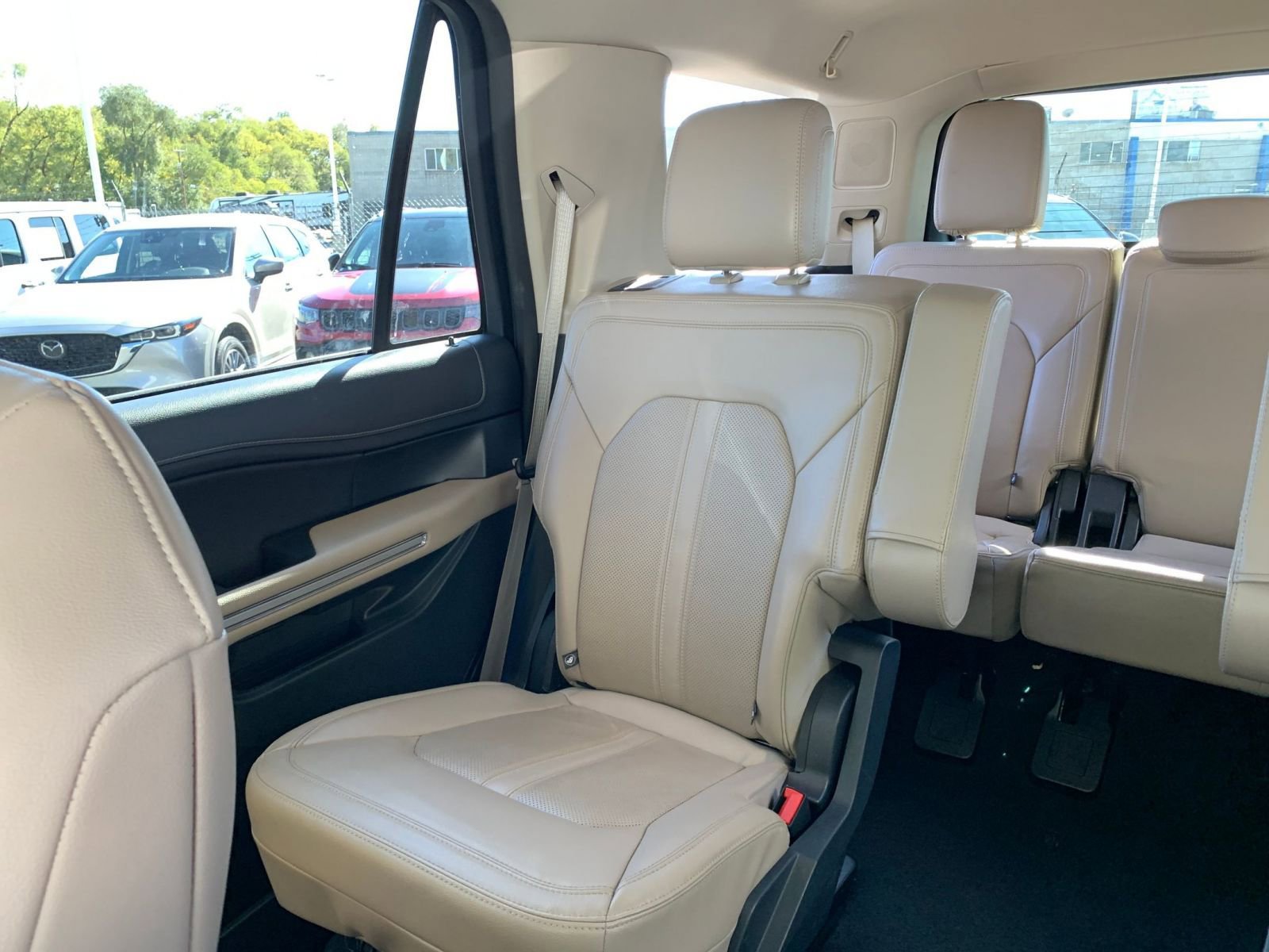 Used 2024 Ford Expedition Limited AWD/4WD image 39