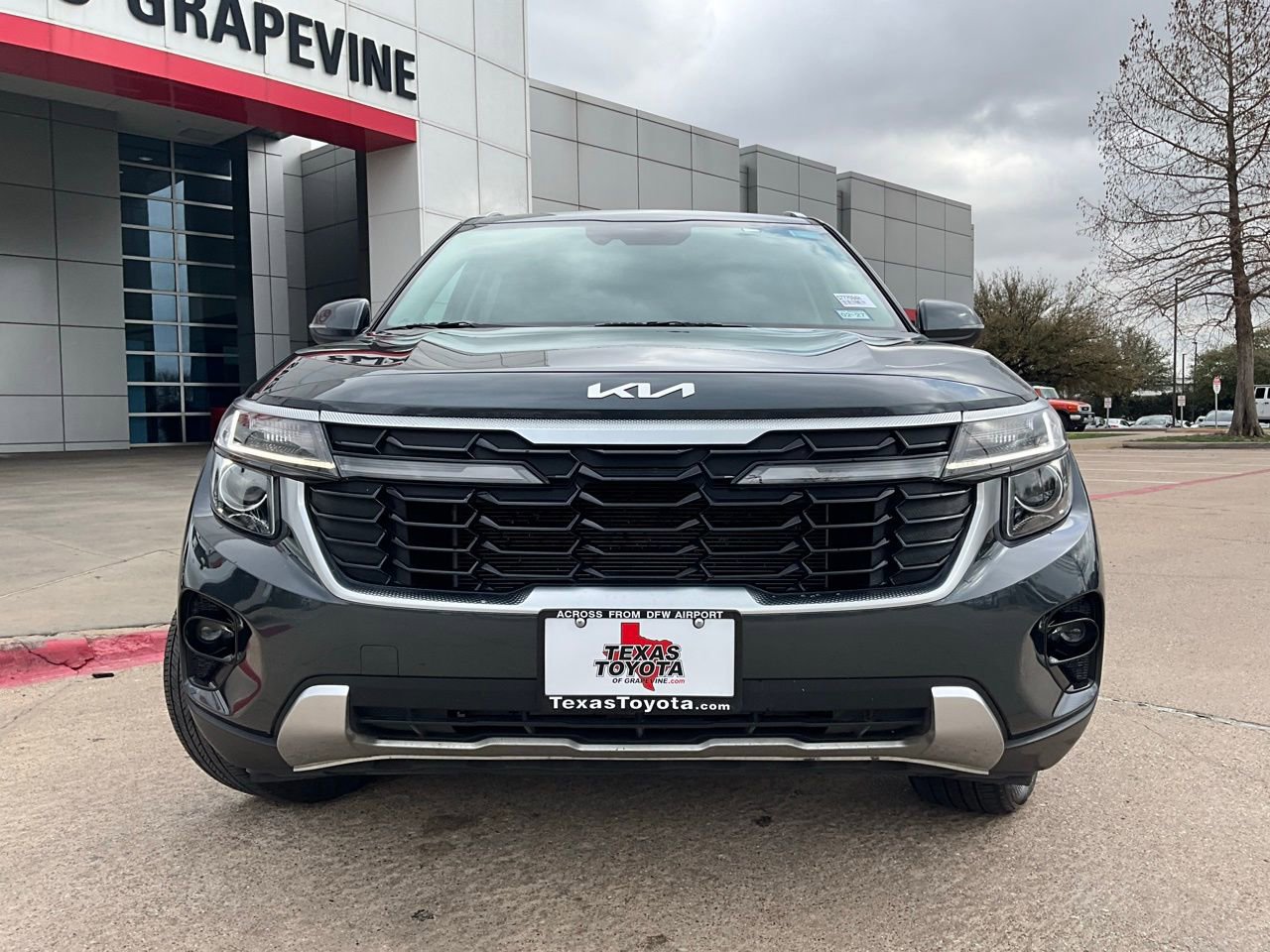 Used 2025 Kia Seltos S image 3