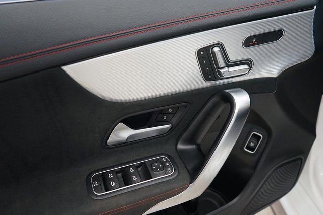 Used 2020 Mercedes-Benz CLA 250 4MATIC image 27