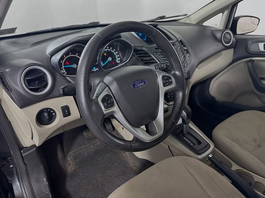 Used 2014 Ford Fiesta SE FWD image 8