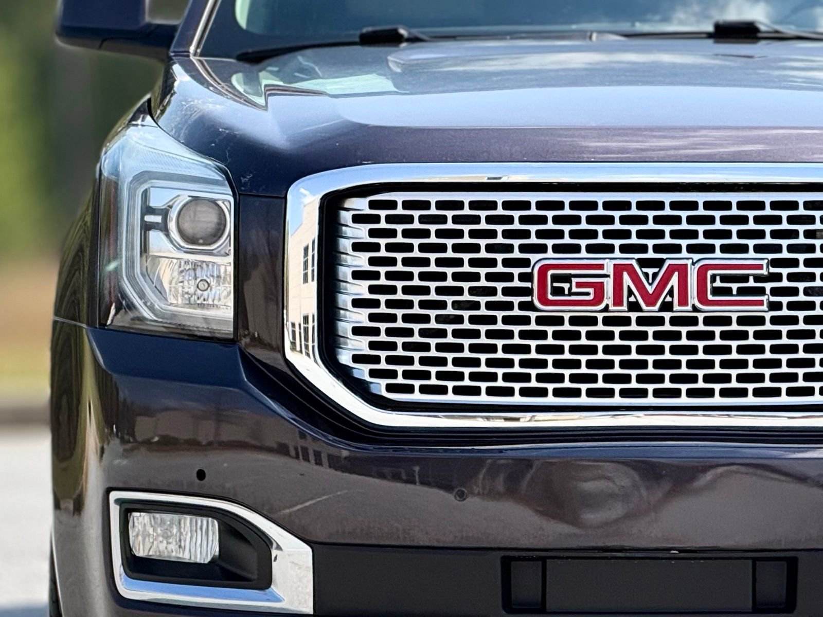 Used 2016 GMC Yukon XL Denali w/ Enhanced Security Package image 14