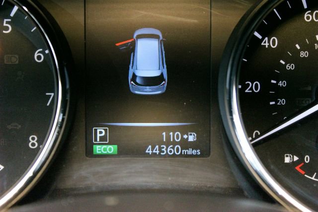 Used 2017 Nissan Rogue SV AWD/4WD image 24