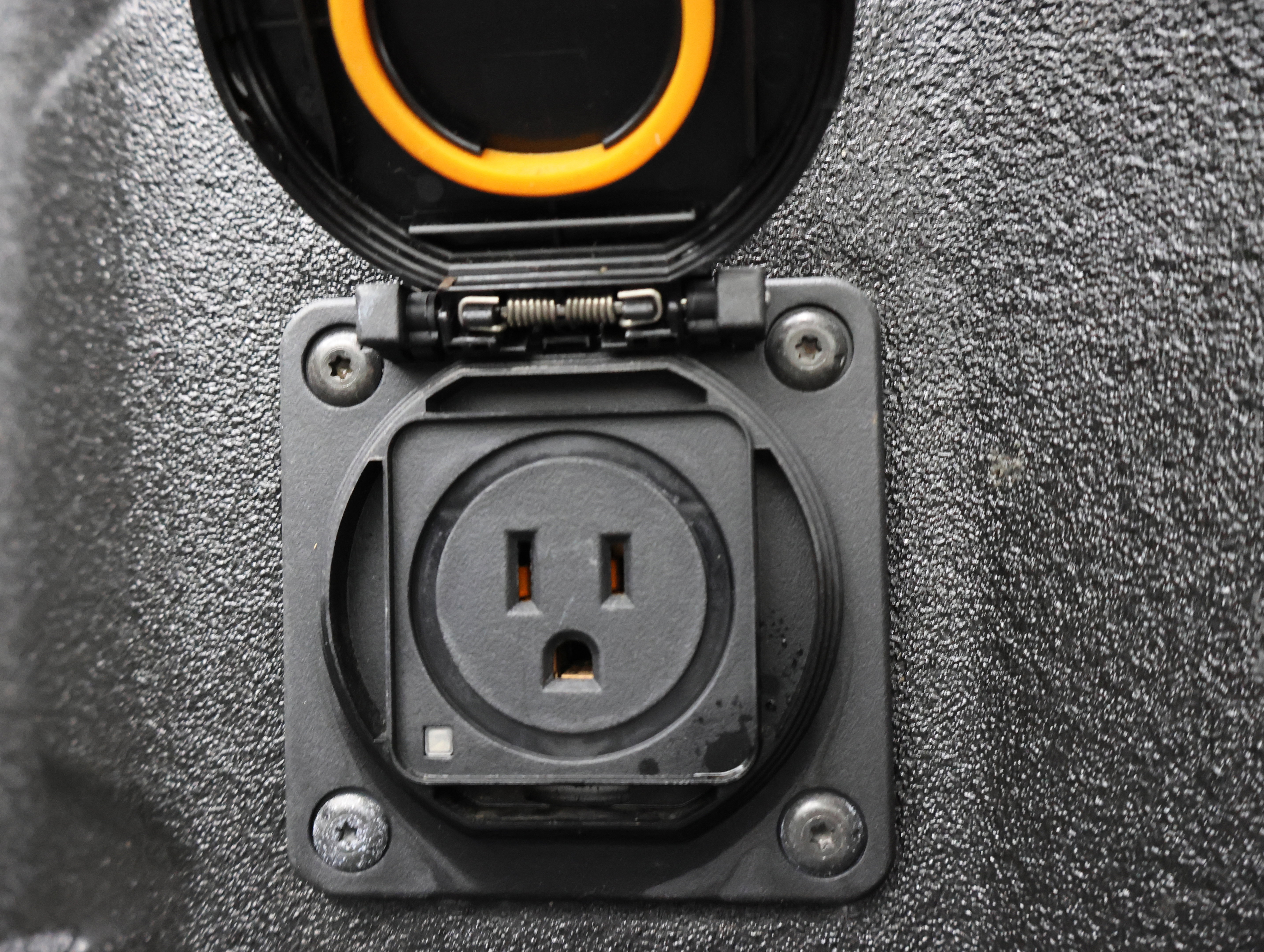 Used 2022 GMC Sierra 1500 AT4X image 35