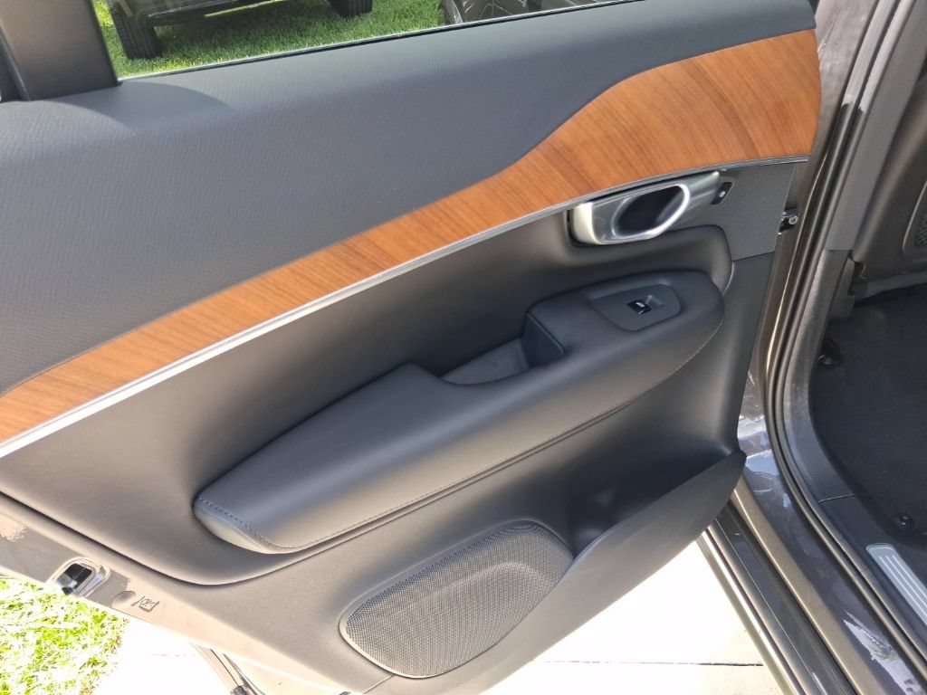 Certified 2023 Volvo XC90 B6 Plus AWD/4WD image 11