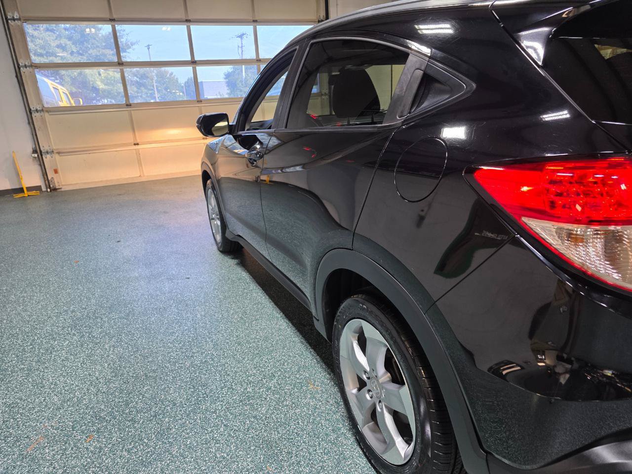 Used 2017 Honda HR-V EX-L image 10