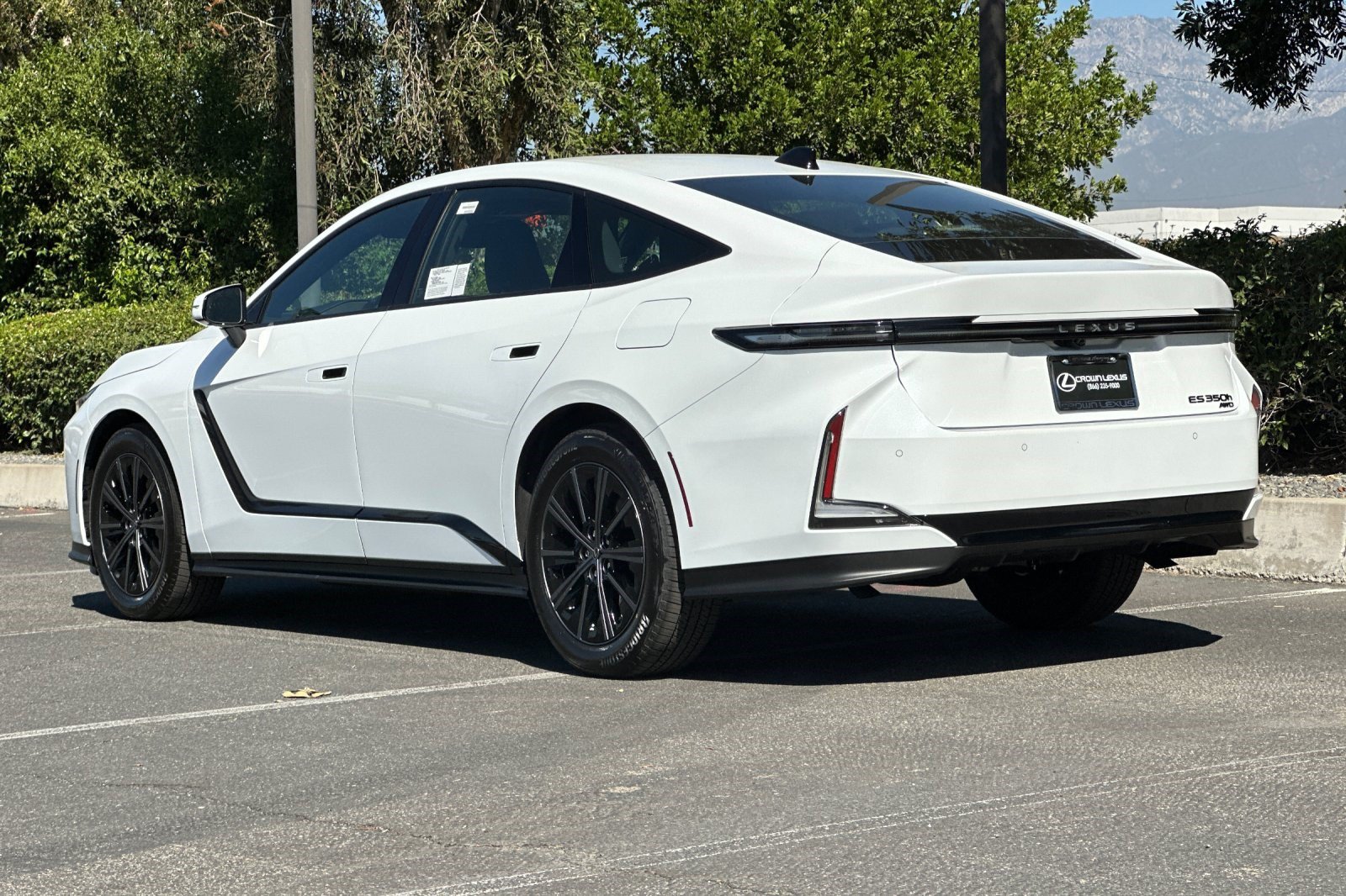 New 2026 Lexus ES 350h AWD w/ Convenience Package image 3