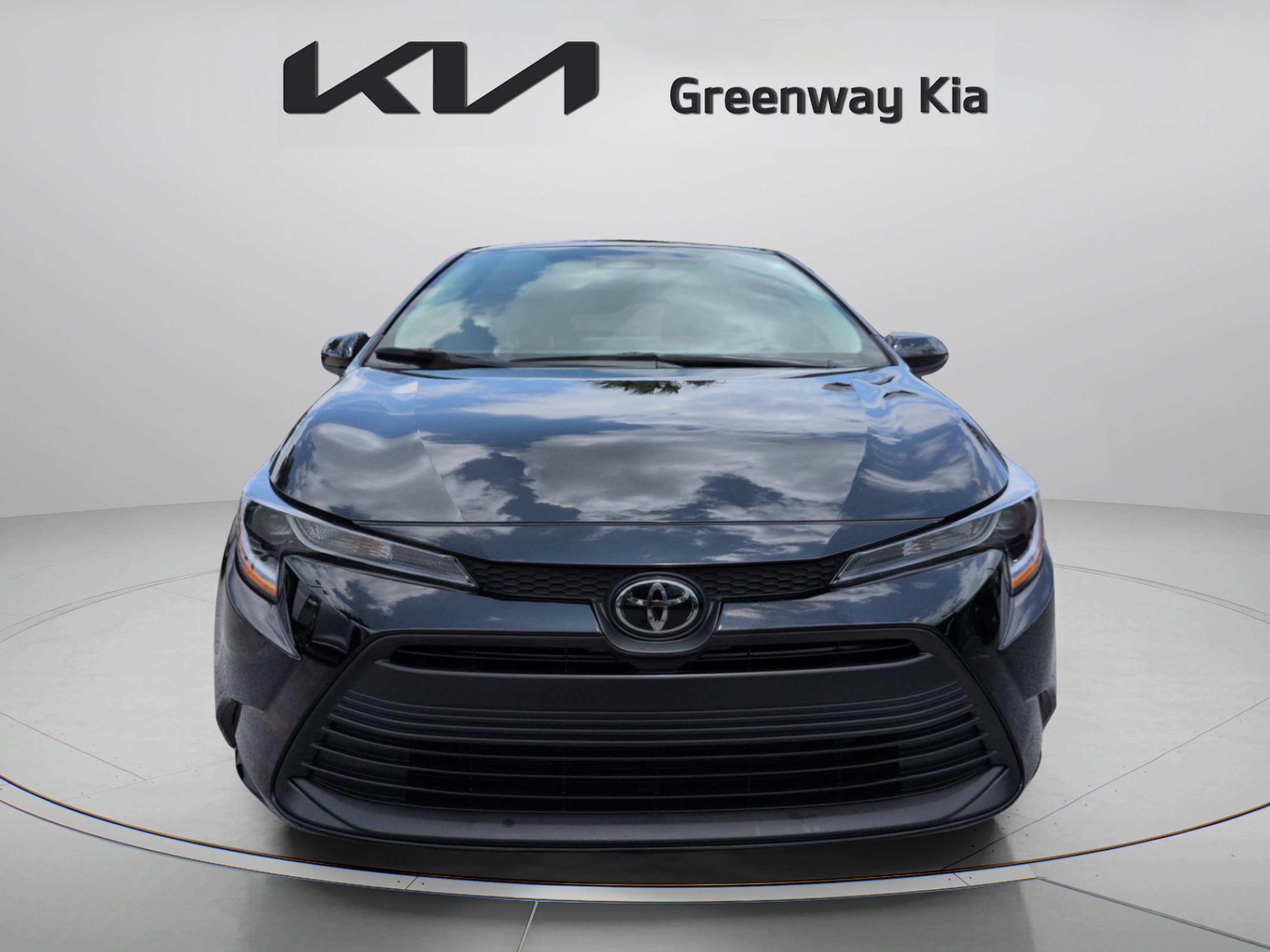 Used 2025 Toyota Corolla LE FWD image 10