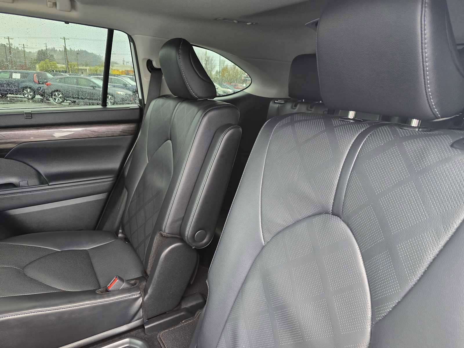 Used 2024 Toyota Highlander Platinum AWD/4WD image 19