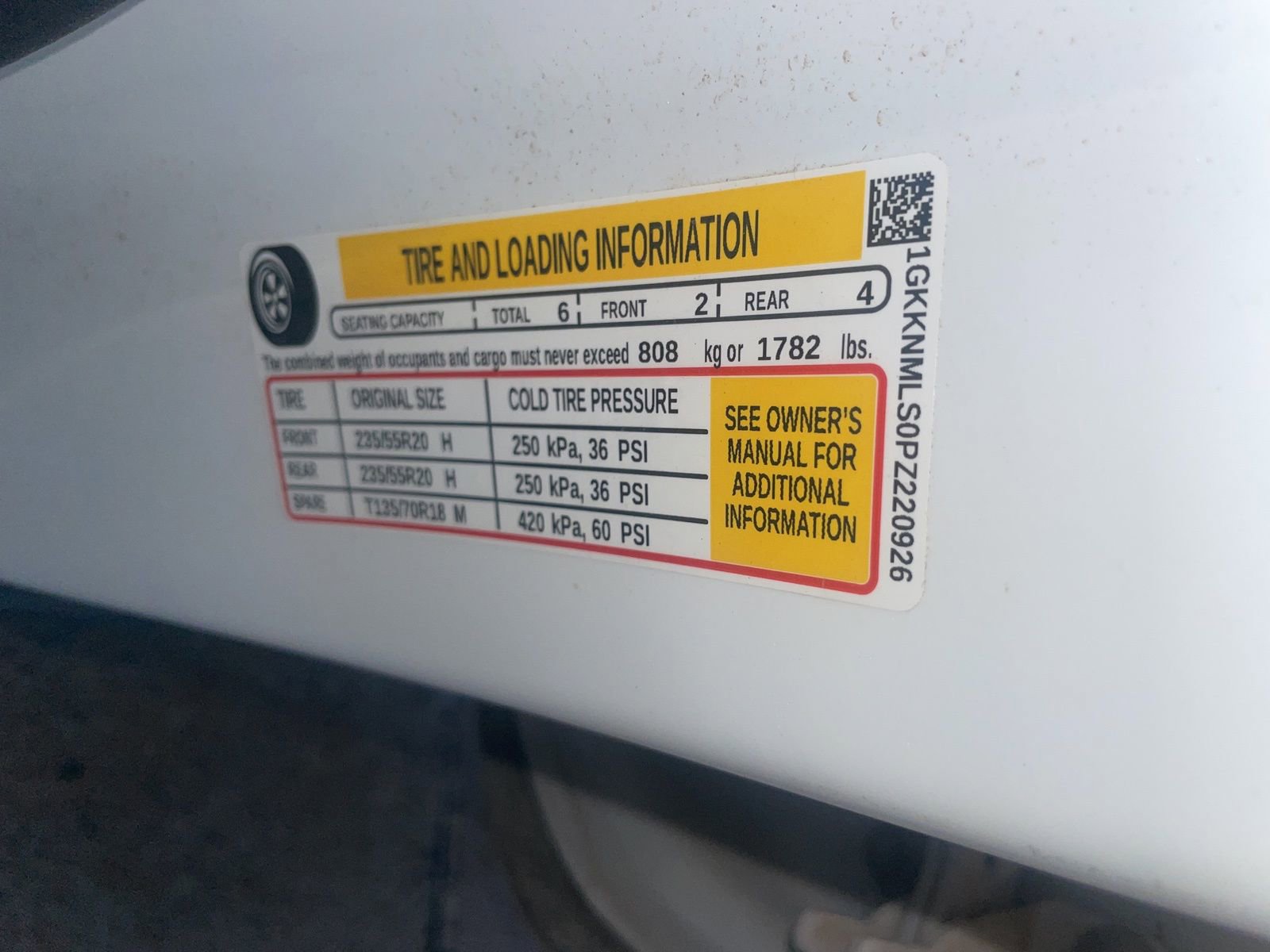 Used 2023 GMC Acadia SLT w/ Elevation Edition image 9