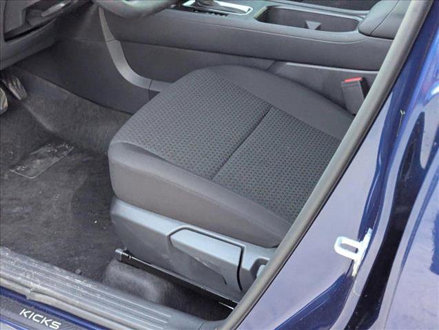 New 2025 Nissan Kicks S image 4