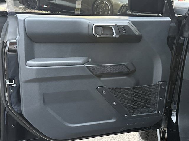 Used 2025 Ford Bronco Badlands image 13