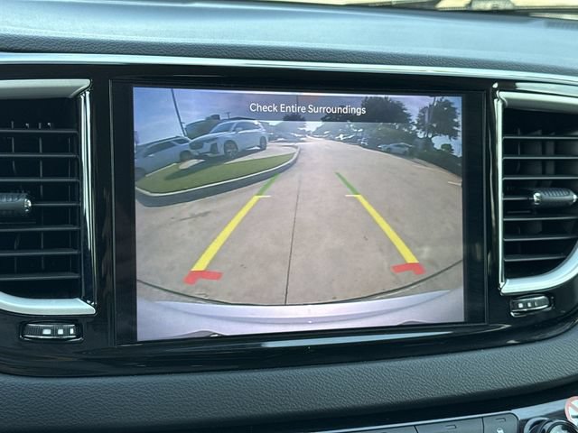Used 2023 Chrysler Pacifica Touring-L FWD image 23