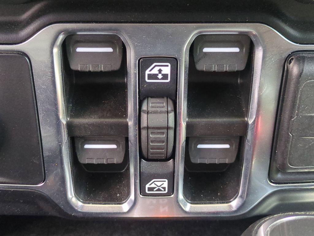 Used 2024 Jeep Wrangler Unlimited AWD/4WD image 24
