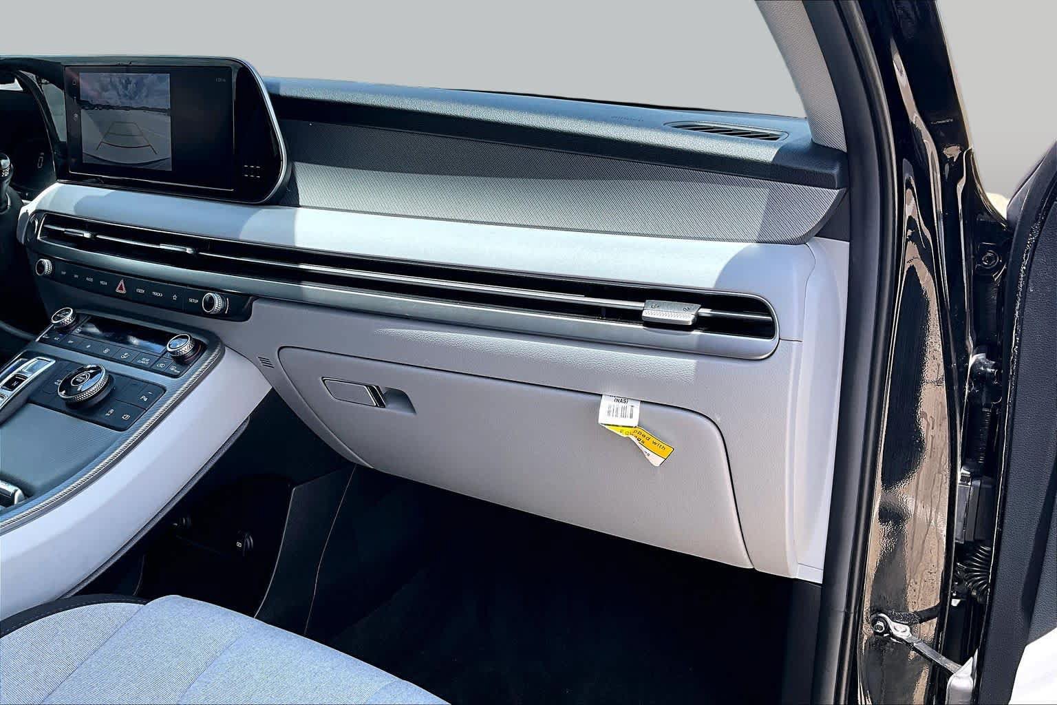 Used 2025 Hyundai Palisade SE FWD image 18