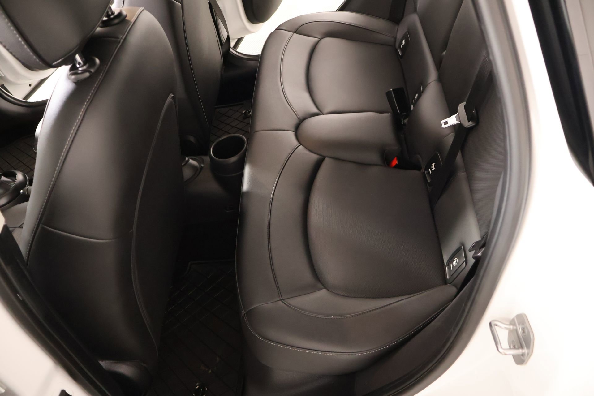 Used 2023 MINI Cooper 4-Door Hardtop FWD image 12