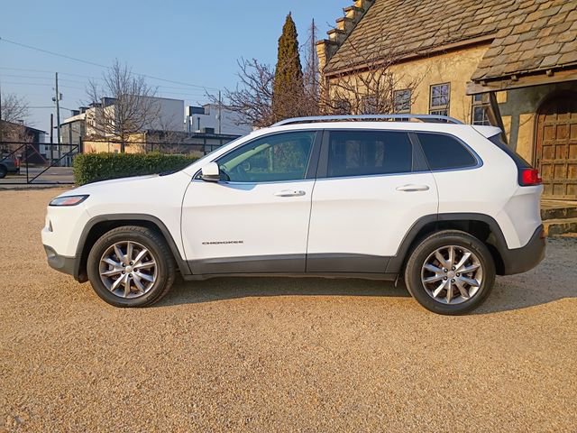 Used 2018 Jeep Cherokee Limited image 7