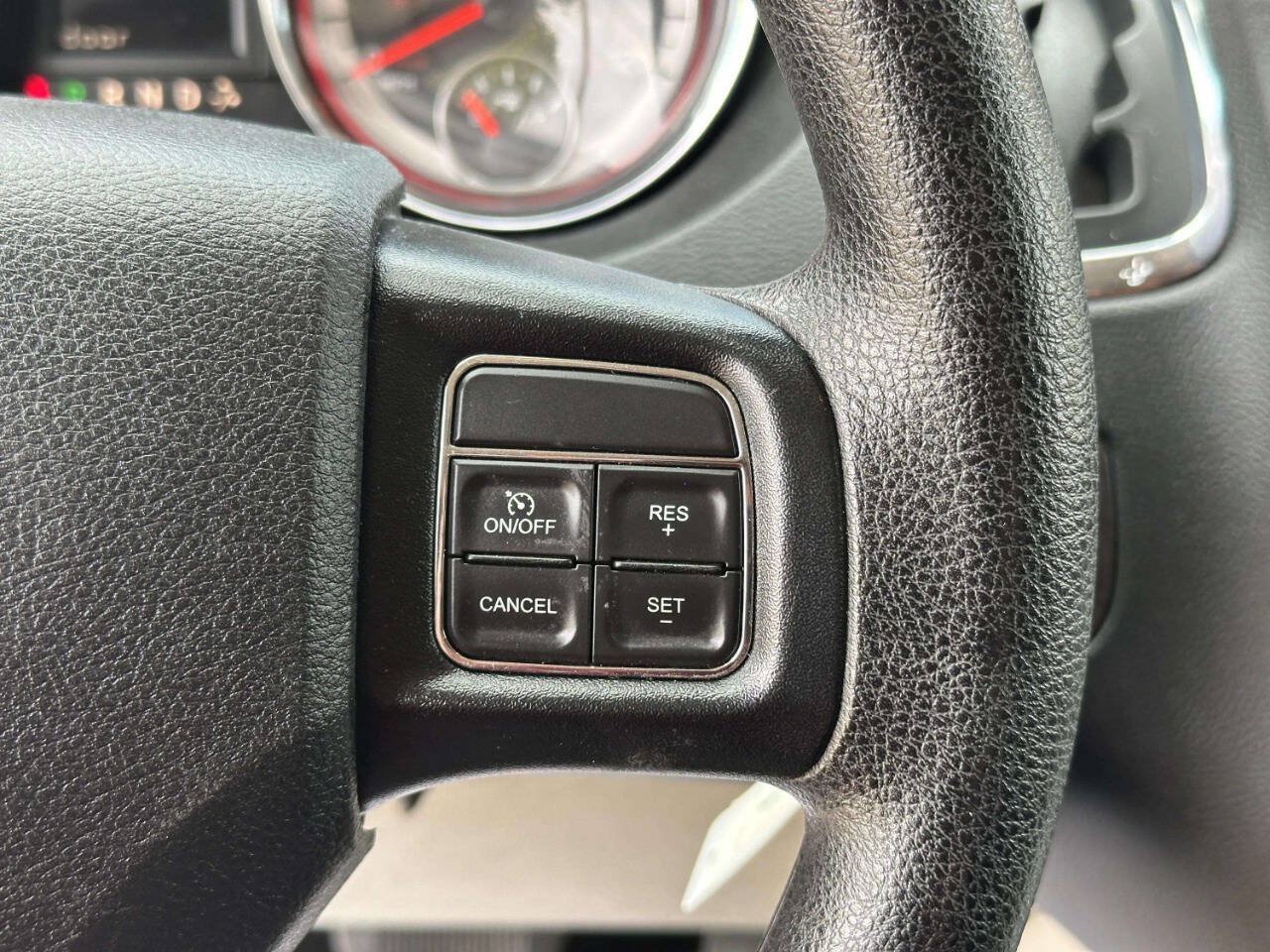 Used 2018 Dodge Grand Caravan SE w/ UConnect Hands-Free Group FWD image 17