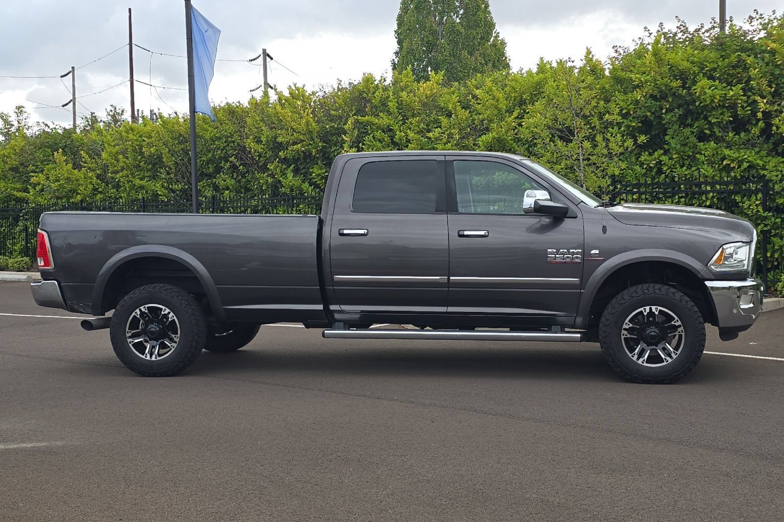 Used 2016 RAM 3500 Laramie AWD/4WD image 3