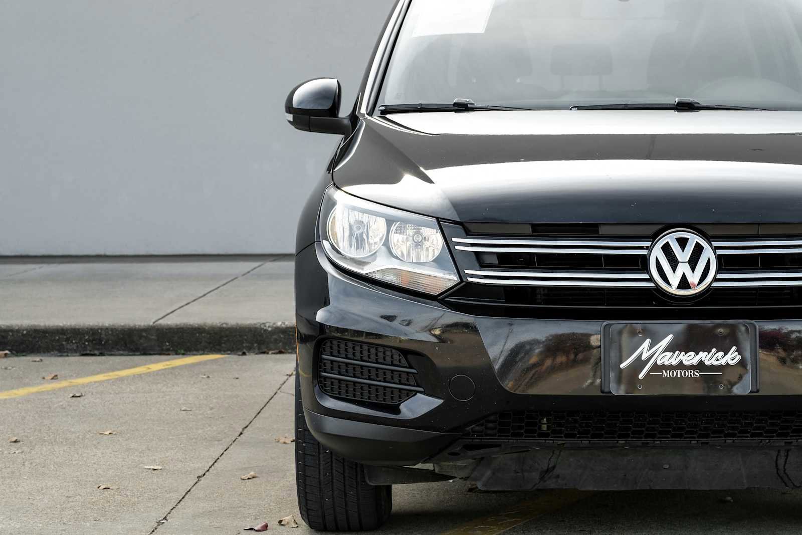 Used 2017 Volkswagen Tiguan S image 44