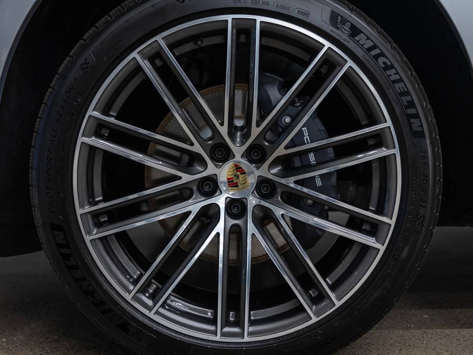 Certified 2026 Porsche Macan AWD/4WD image 14