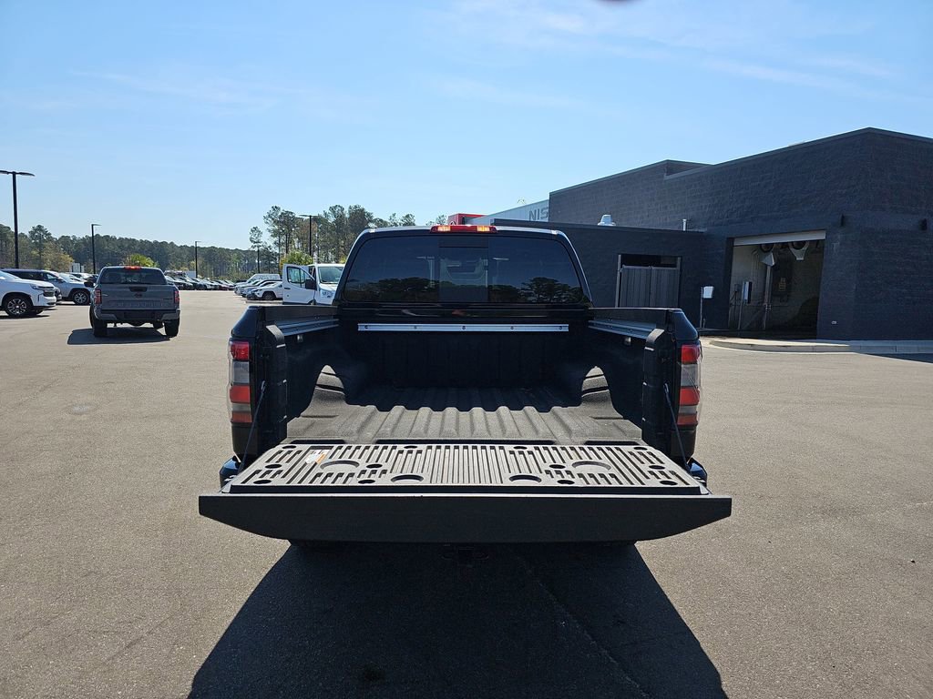 Used 2025 Nissan Frontier PRO-4X w/ Pro Premium Package image 16