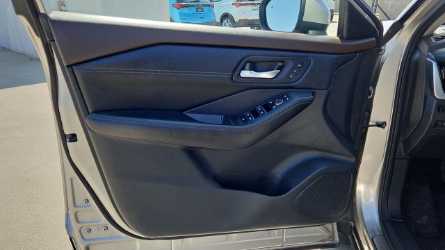 Used 2023 Nissan Rogue SL w/ SL Premium Package FWD image 23