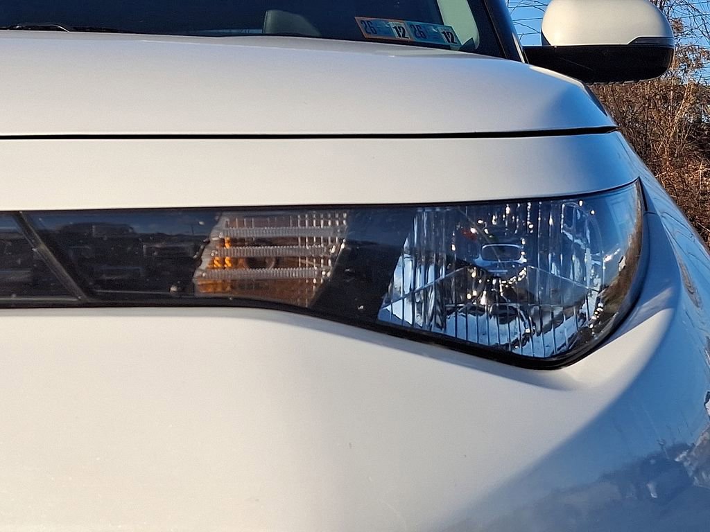 Used 2023 Kia Soul GT-Line FWD image 38