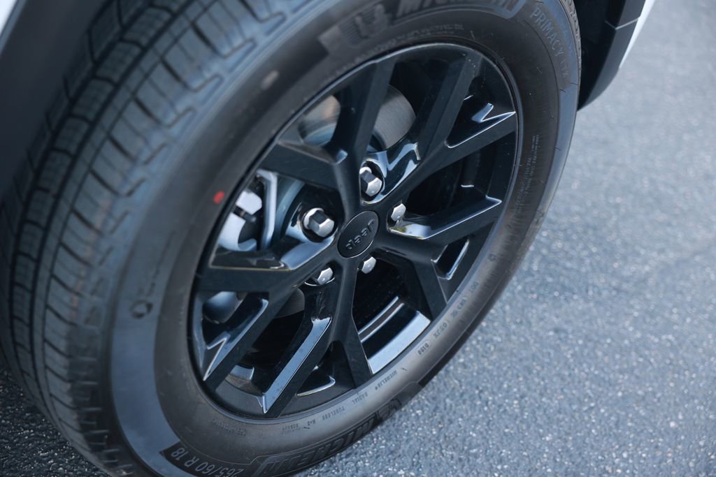 New 2026 Jeep Grand Cherokee Altitude AWD/4WD image 9