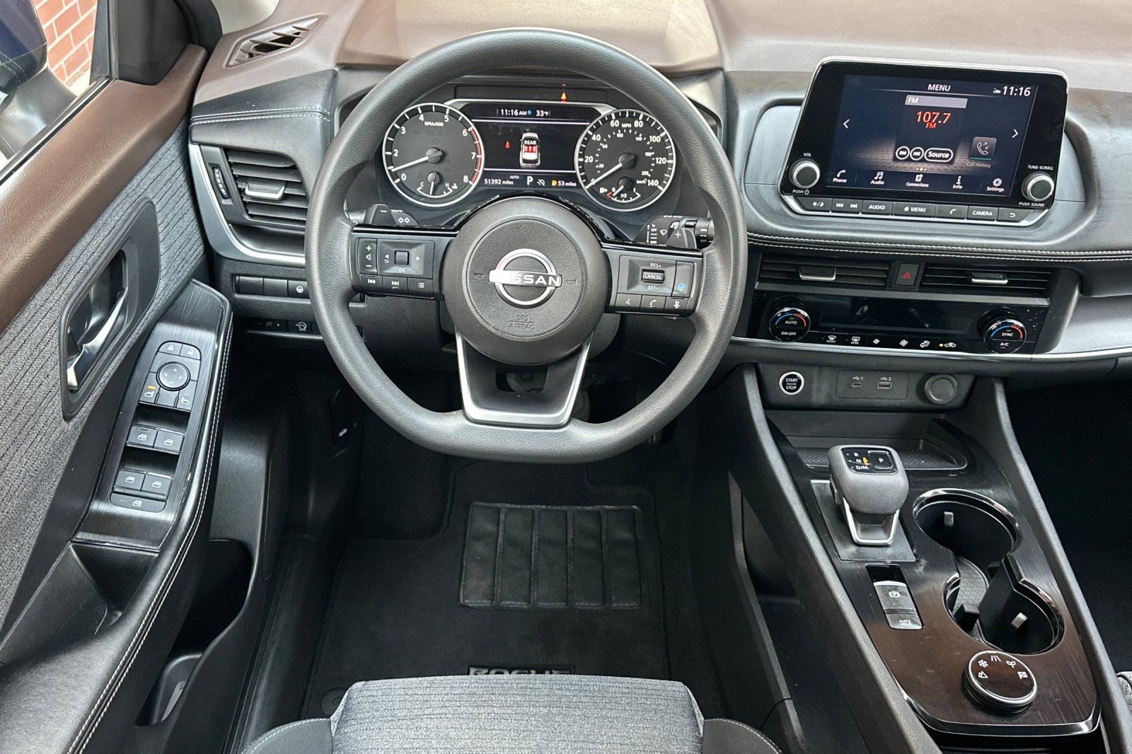 Used 2023 Nissan Rogue SV image 14