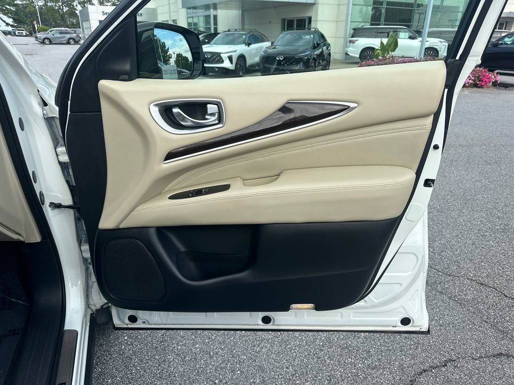 Used 2019 INFINITI QX60 Luxe w/ Sensory Package AWD/4WD image 12