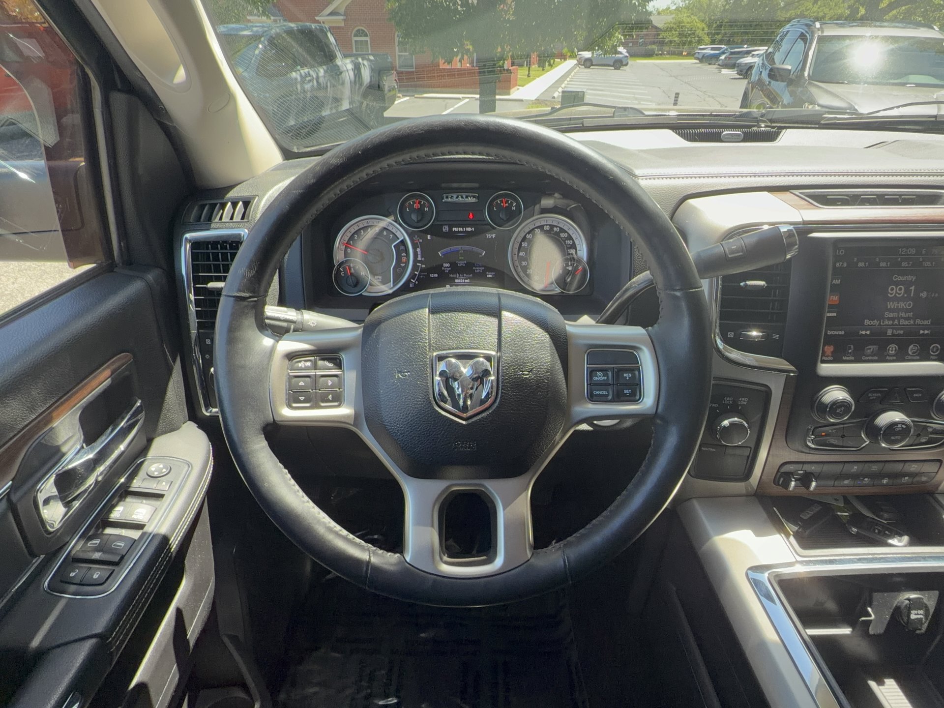 Used 2014 RAM 2500 Laramie AWD/4WD image 16