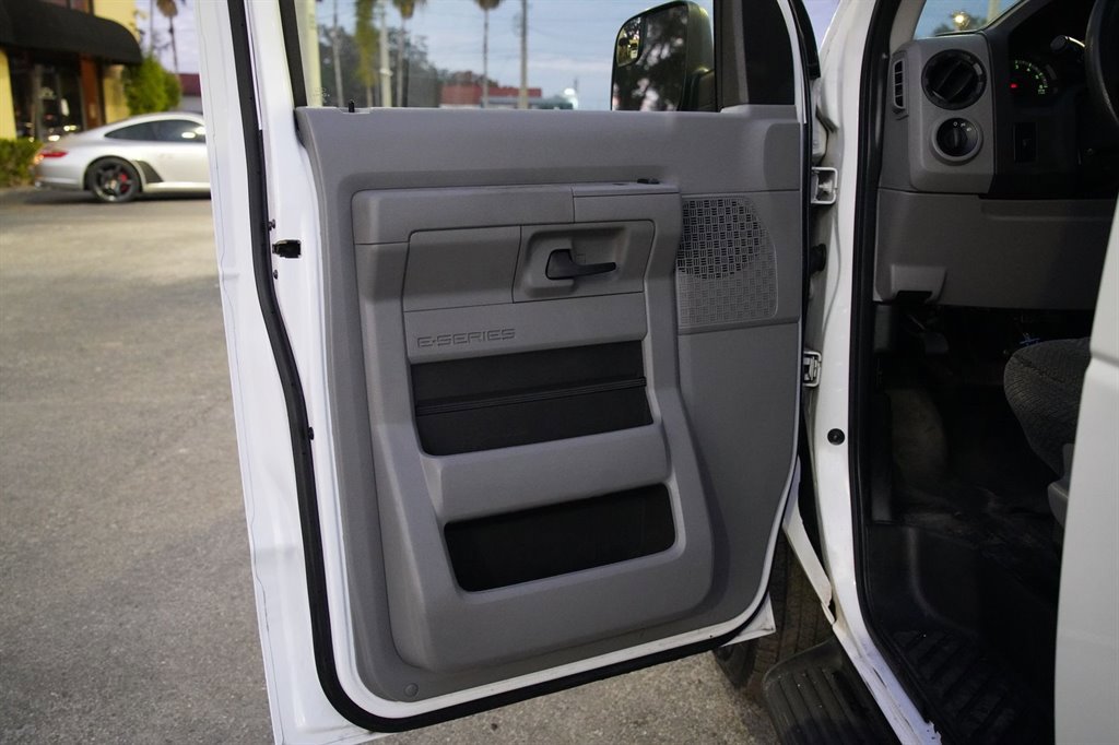 Used 2014 Ford E-350 and Econoline 350 XL w/ Interior Upgrade Package RWD image 25