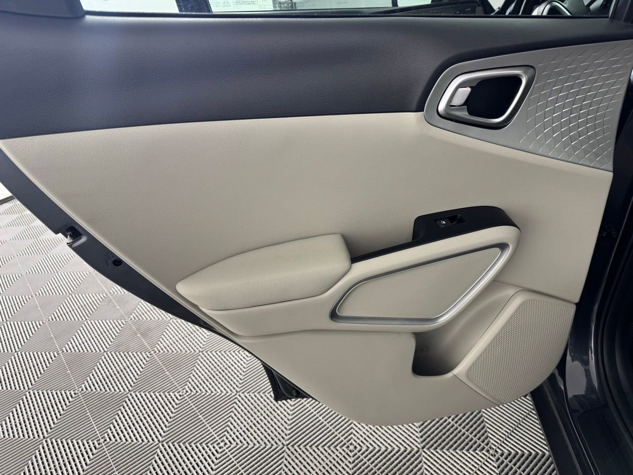 Used 2025 Kia Soul LX image 21