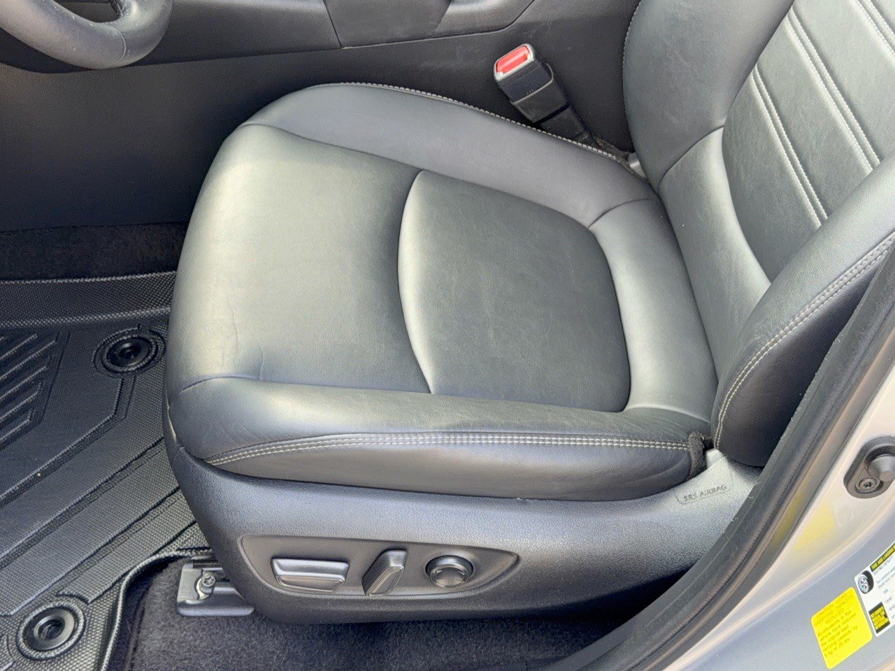 Used 2021 Toyota RAV4 XLE Premium FWD image 16