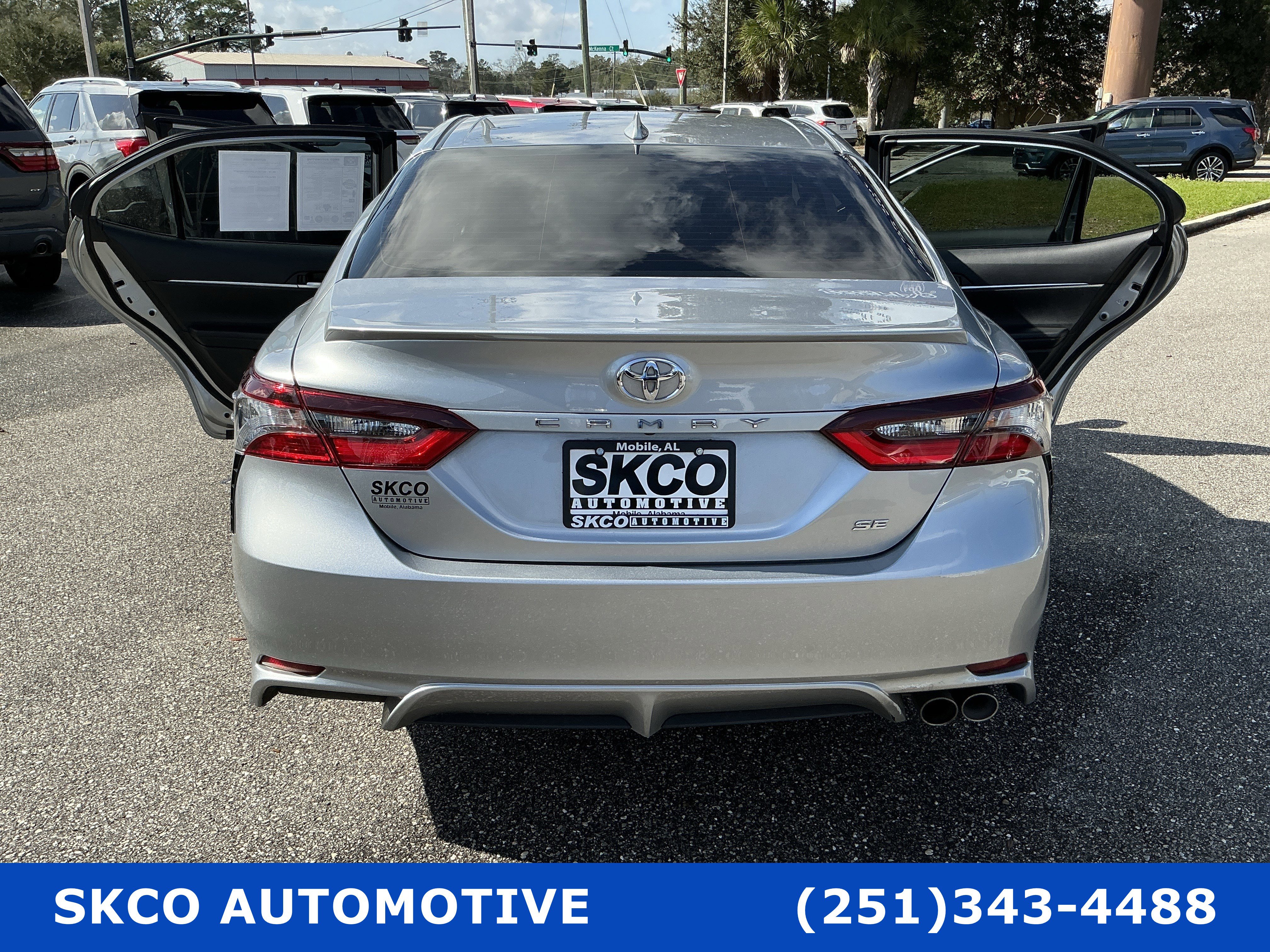 Used 2024 Toyota Camry SE image 30