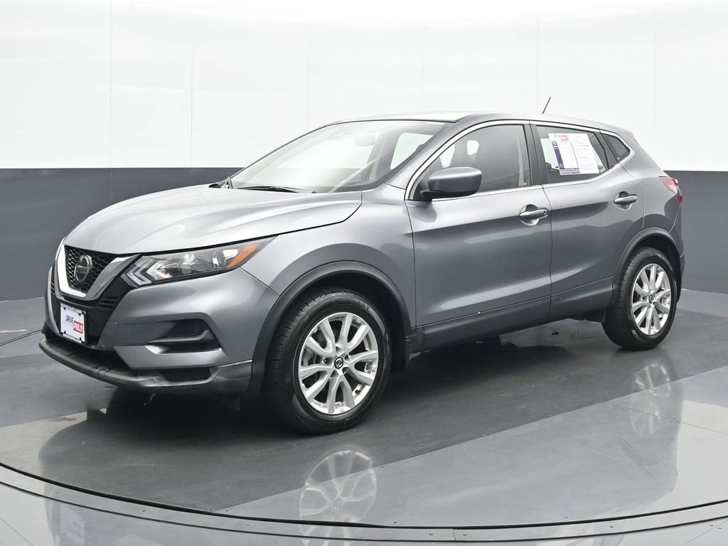 Used 2022 Nissan Rogue Sport S image 2