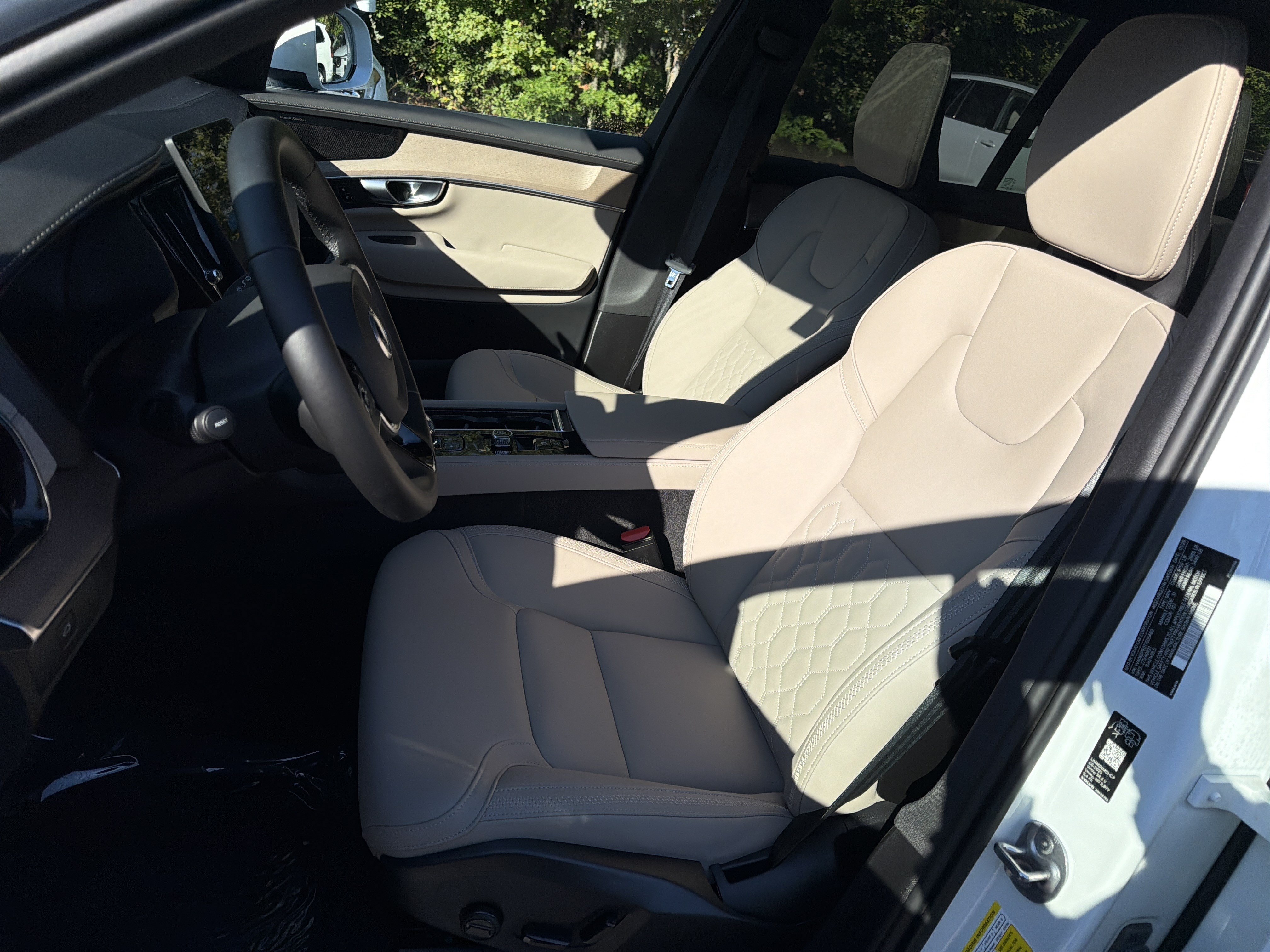 Certified 2026 Volvo XC90 B6 Plus AWD/4WD image 21