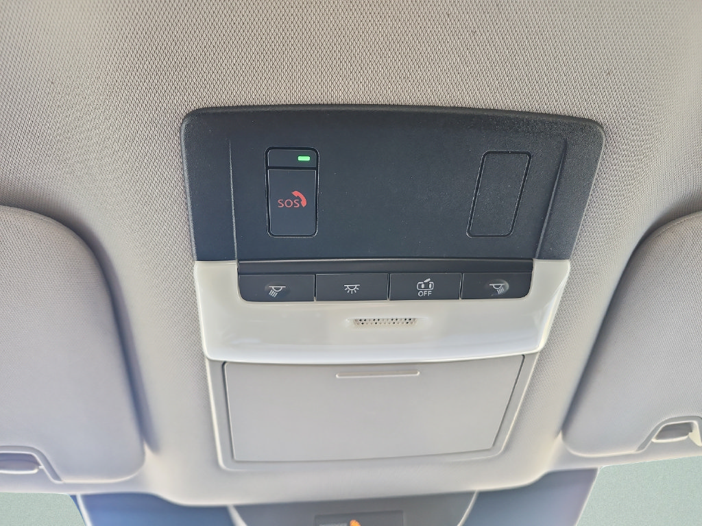Used 2023 Nissan Pathfinder SL w/ Lighting Package (N92) FWD image 17