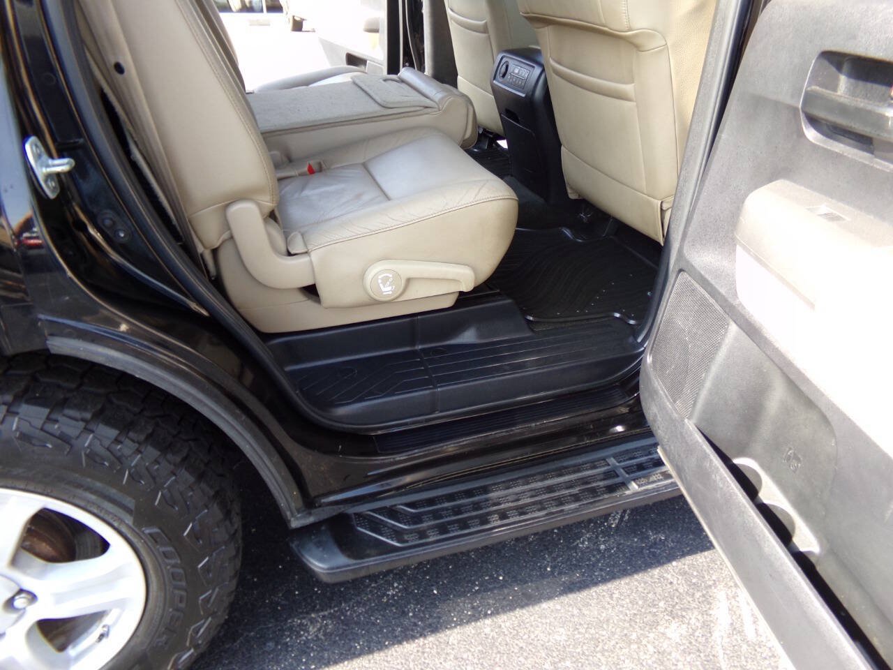 Used 2015 Toyota Sequoia SR5 w/ Premium Package AWD/4WD image 26