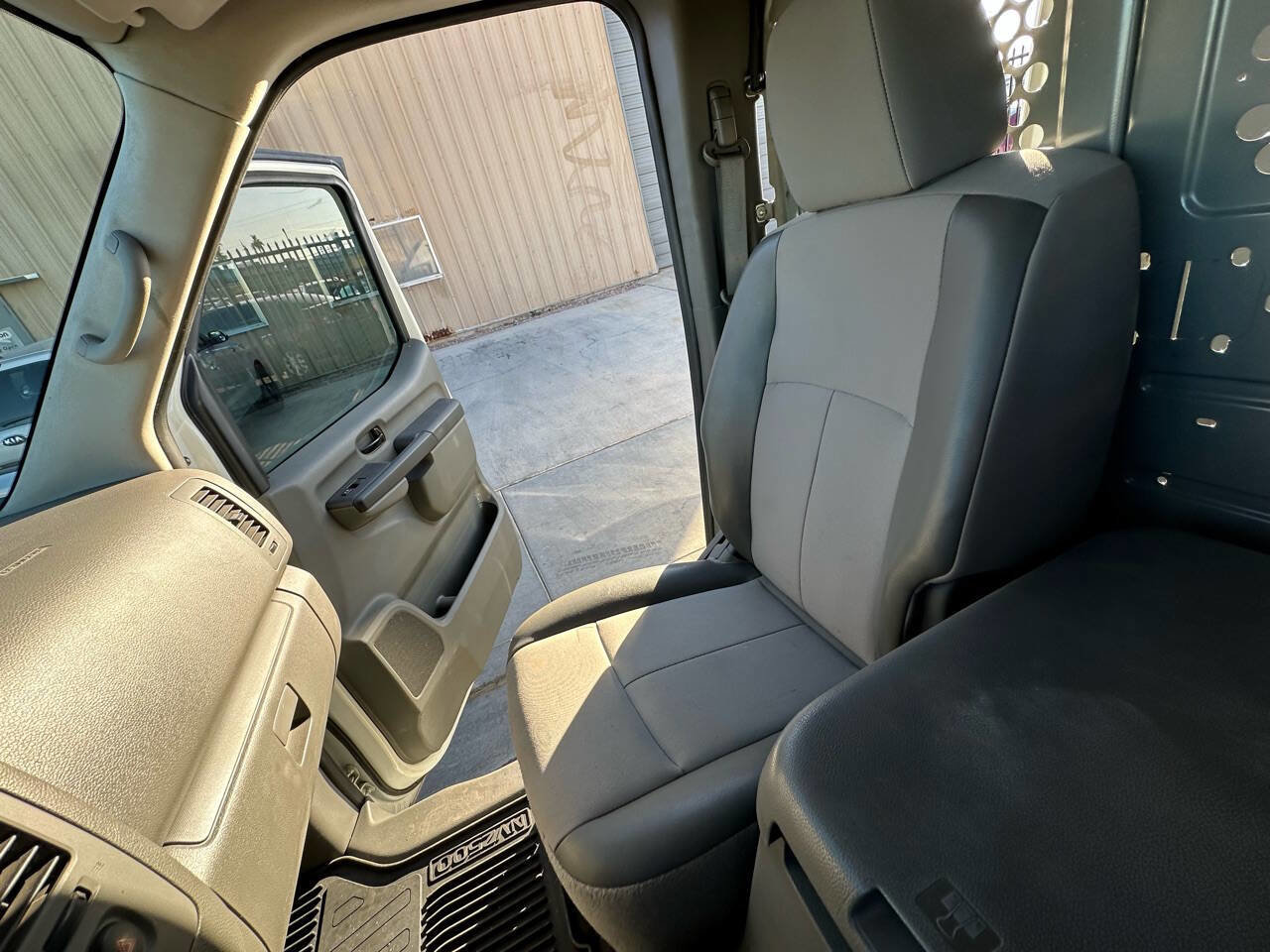 Used 2017 Nissan NV 2500 SV image 12