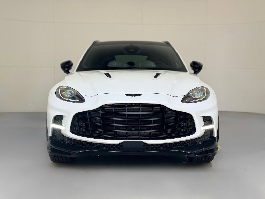 New 2025 Aston Martin DBX 707 image 3
