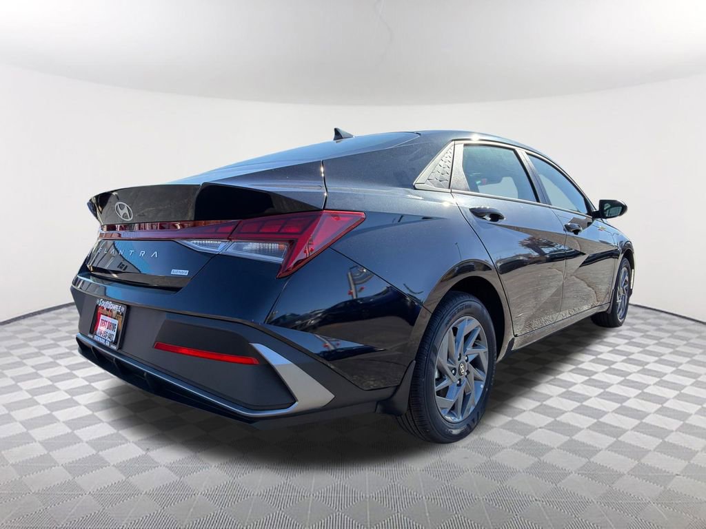 New 2026 Hyundai Elantra Blue image 5