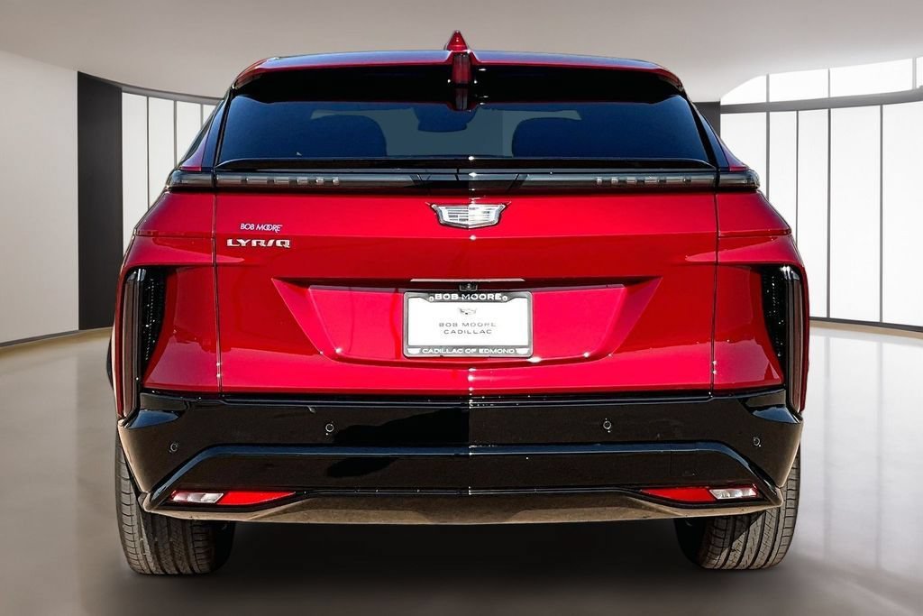 New 2027 Cadillac Optiq Sport w/ LPO, Floor Liner Package AWD/4WD image 4
