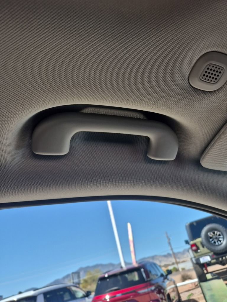 Used 2023 Jeep Grand Cherokee Laredo X image 42