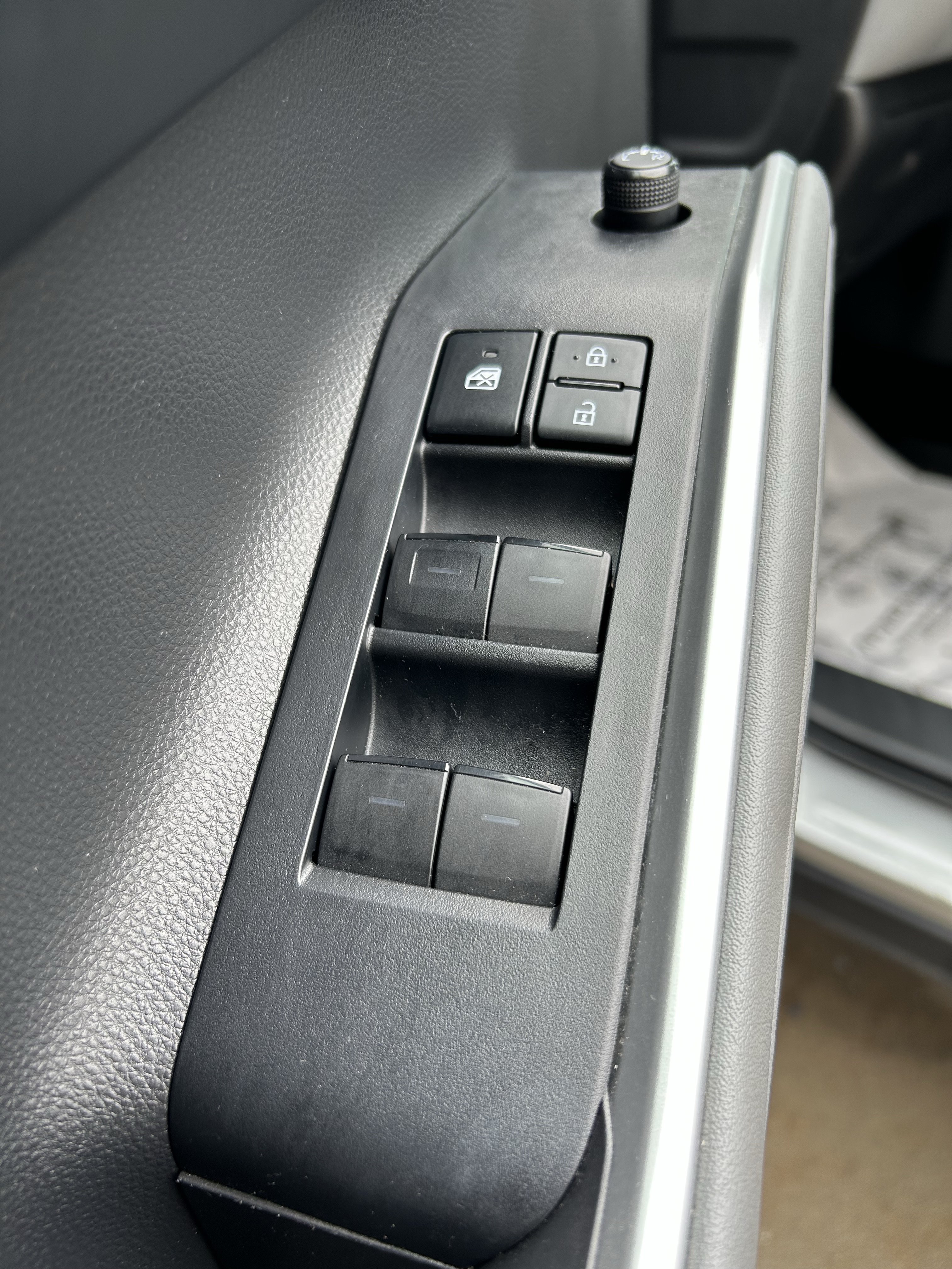 Certified 2020 Toyota Highlander XLE AWD/4WD image 16
