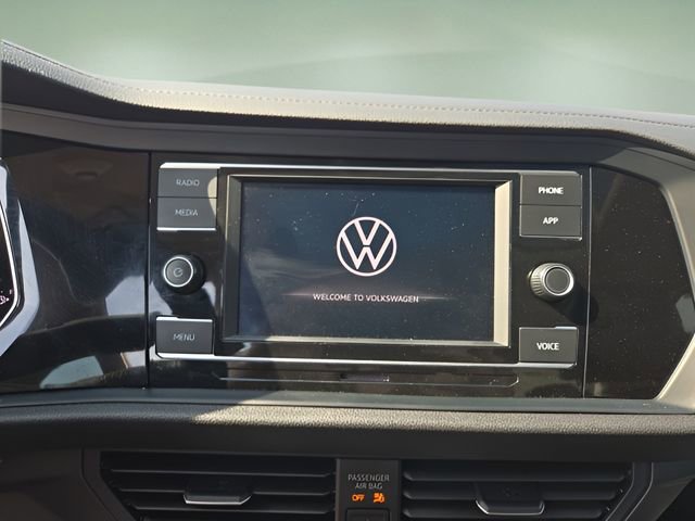 Used 2024 Volkswagen Jetta SE w/ Panoramic Sunroof Package image 16