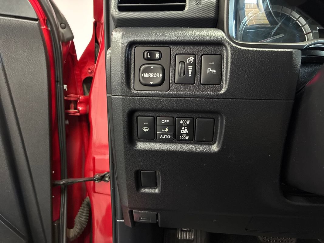 Used 2018 Toyota 4Runner Limited AWD/4WD image 12