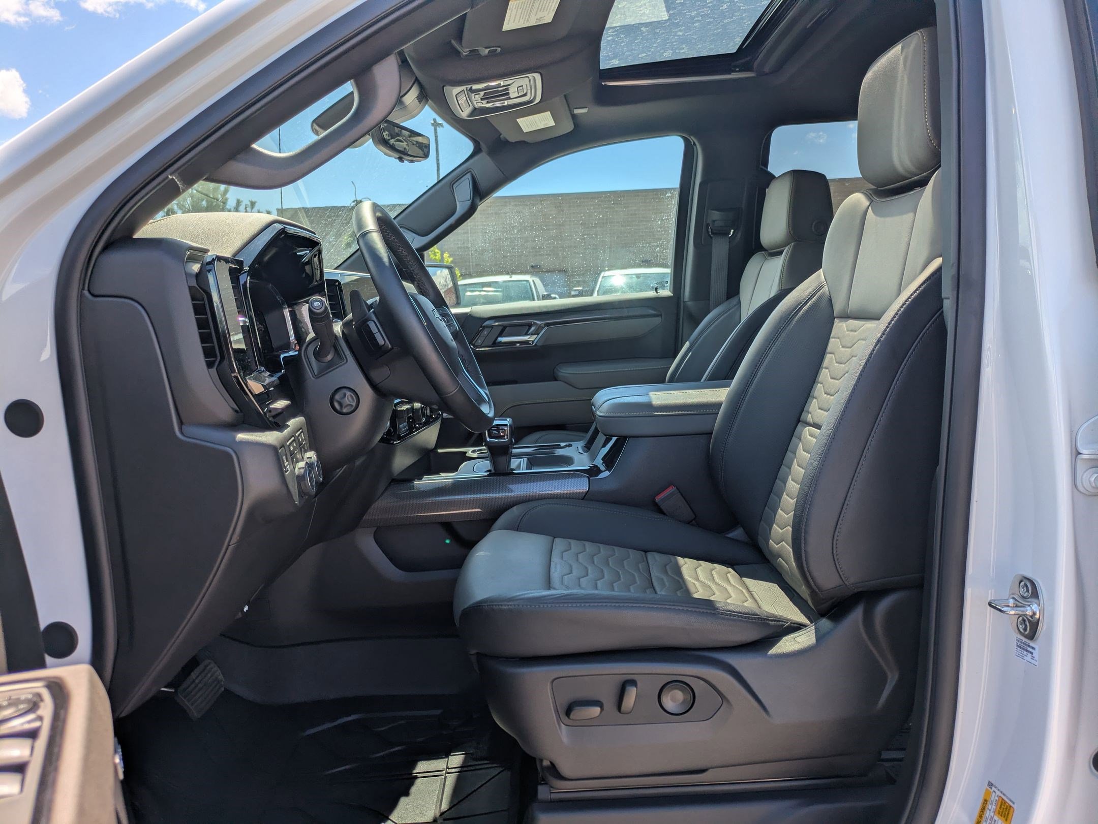 Used 2026 Chevrolet Silverado 1500 ZR2 AWD/4WD image 15